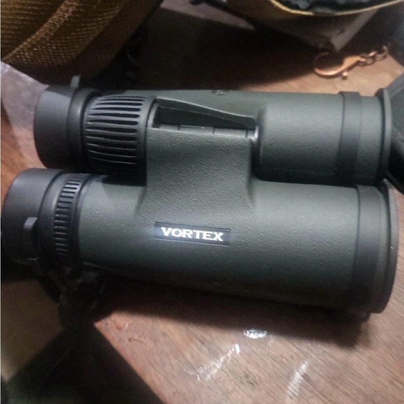 Vortex diamondback HD 10 x 42 binoculars - Picture 6 of 6
